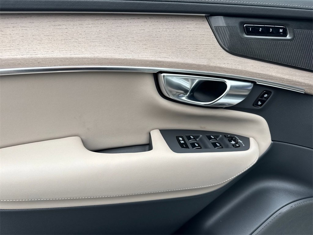 New 2026 Volvo XC90 B6 Ultra image 10