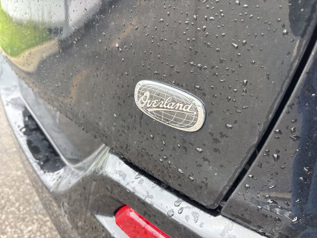 Used 2016 Jeep Cherokee Overland AWD/4WD image 4