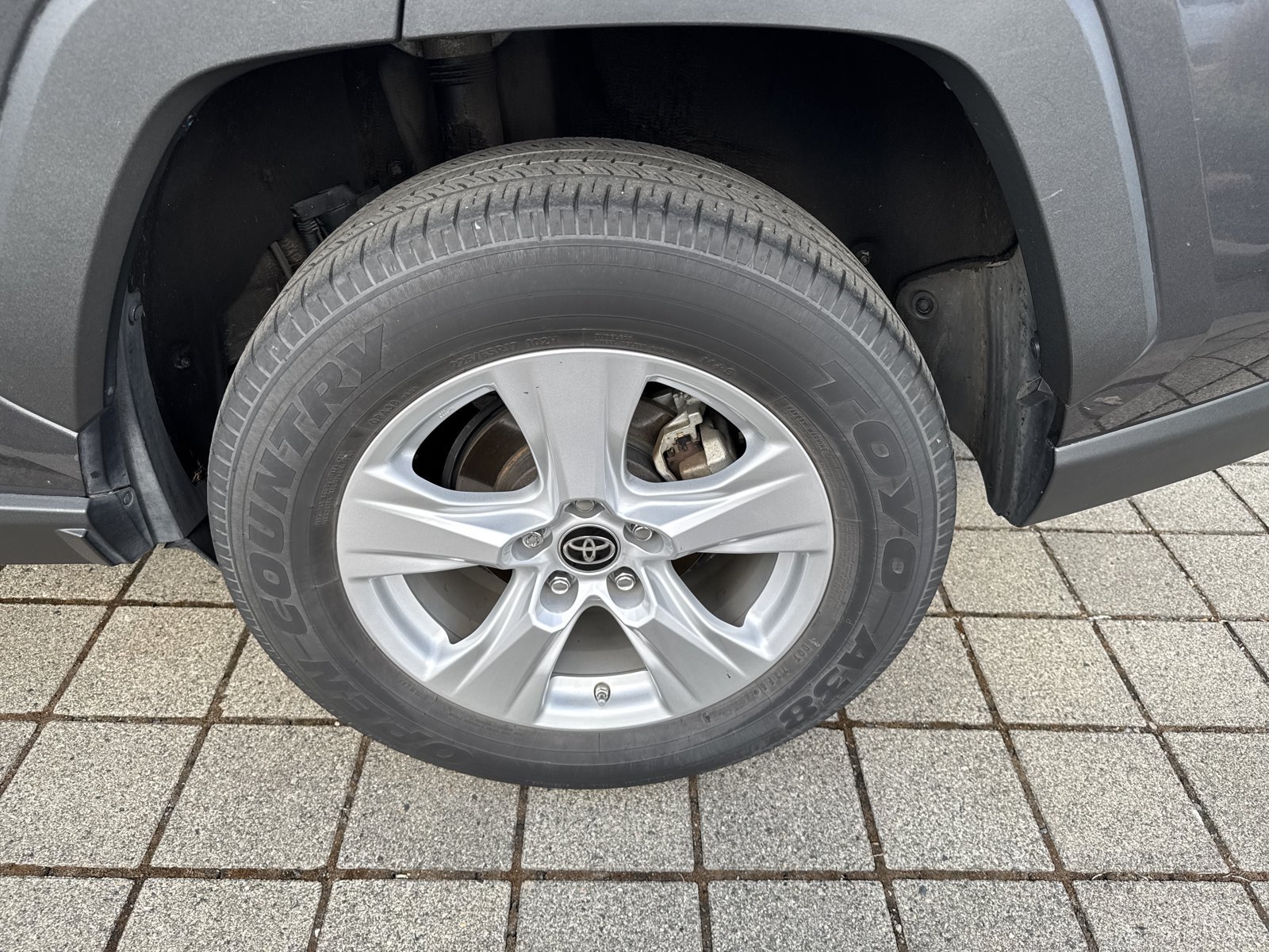 Used 2021 Toyota RAV4 LE AWD/4WD image 11