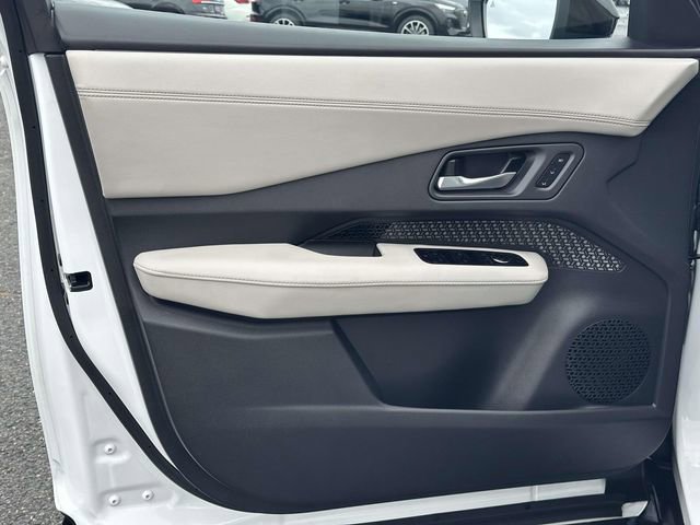 Used 2024 Nissan Ariya AWD image 13