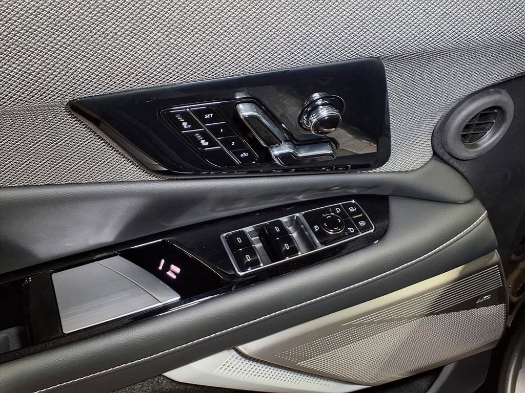 New 2026 Cadillac Optiq Sport 1 image 15