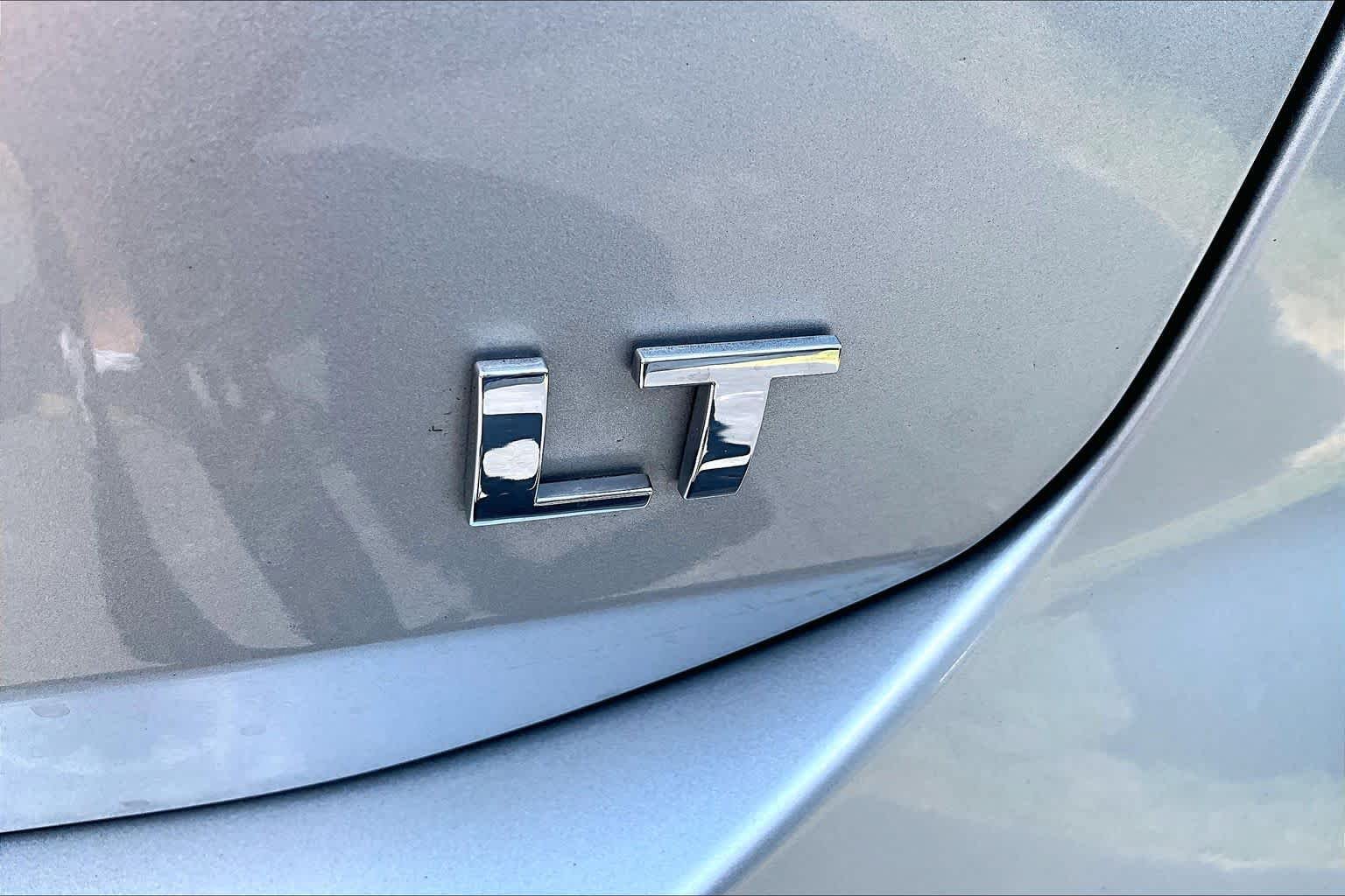 Used 2021 Chevrolet Equinox LT FWD image 10