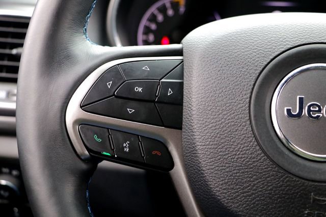 Used 2019 Jeep Grand Cherokee Laredo RWD image 14