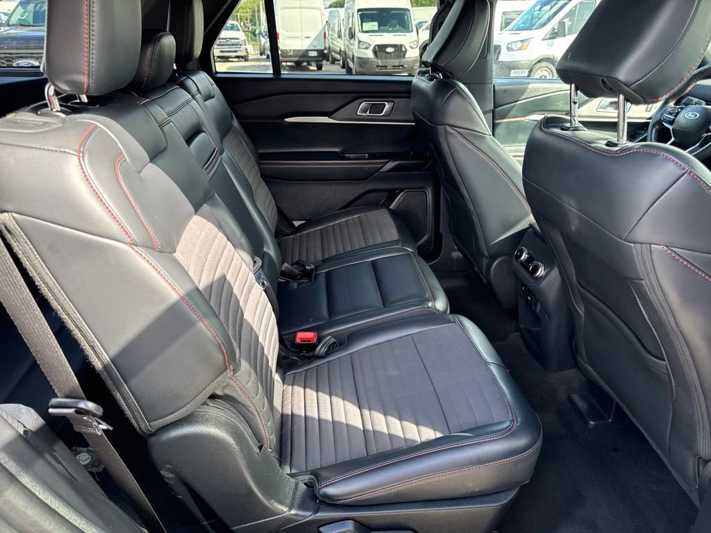 Certified 2025 Ford Explorer ST-Line w/ ST-Line Street Pack AWD/4WD image 40