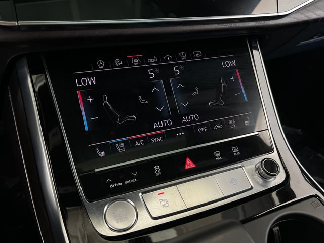 Used 2019 Audi Q8 Prestige AWD/4WD image 28