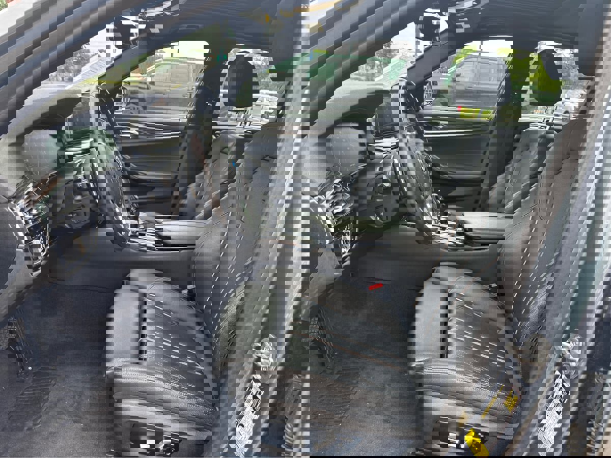 Used 2019 BMW 540i w/ Executive Package image 10