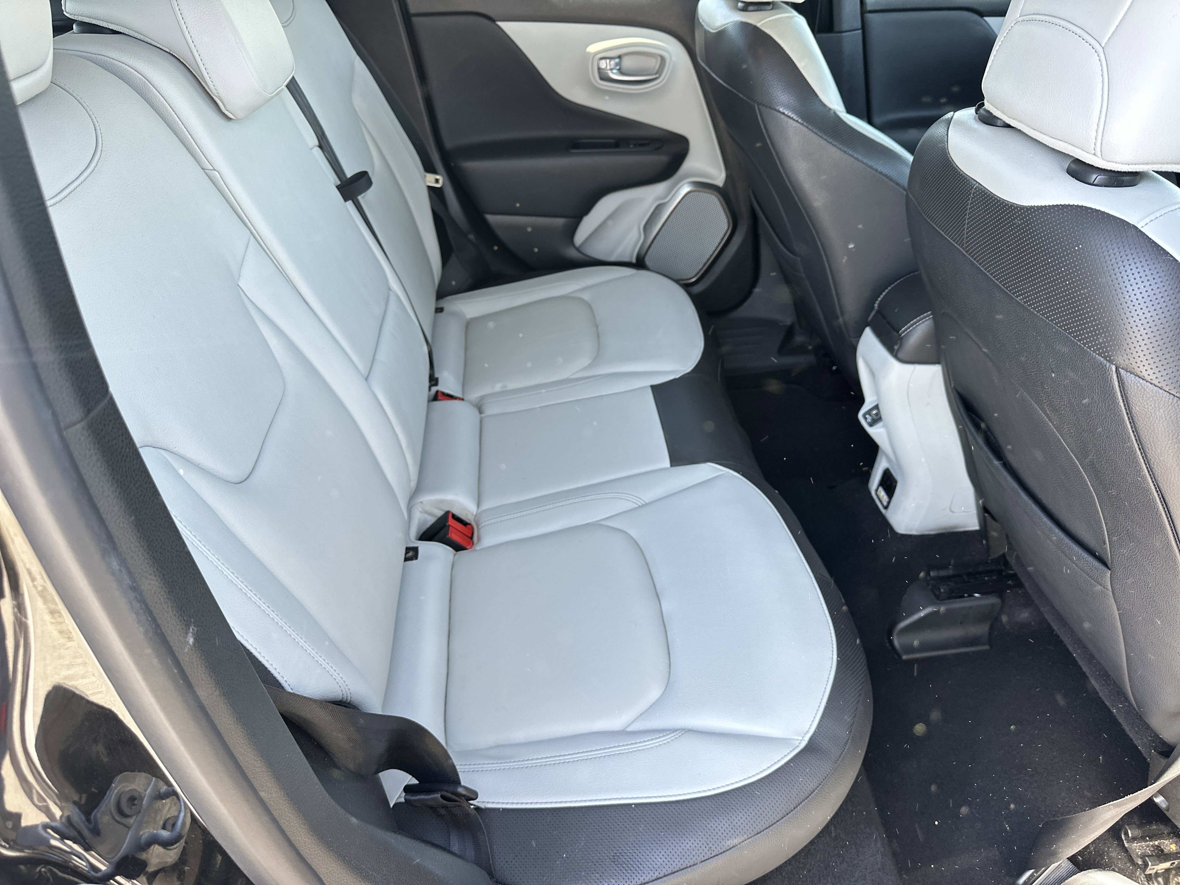 Used 2018 Jeep Renegade Limited w/ UConnect 8.4 Nav Group image 16