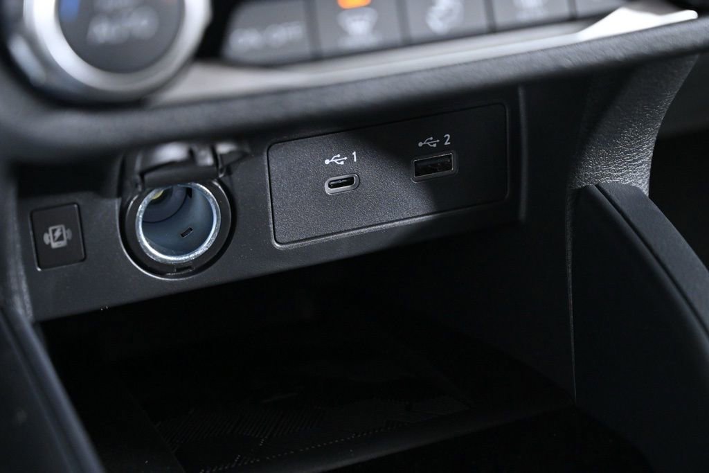 New 2025 Nissan Versa SR w/ Trunk Package FWD image 15