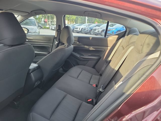 Used 2024 Nissan Altima 2.5 SV FWD image 8