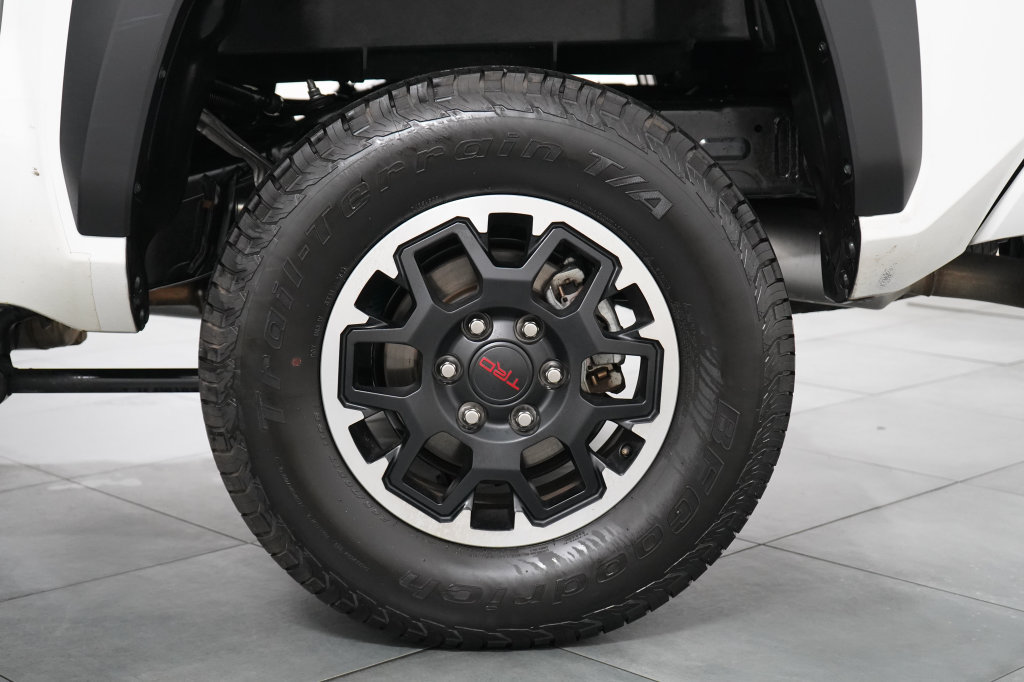 Used 2025 Toyota Tacoma TRD Off-Road AWD/4WD image 35