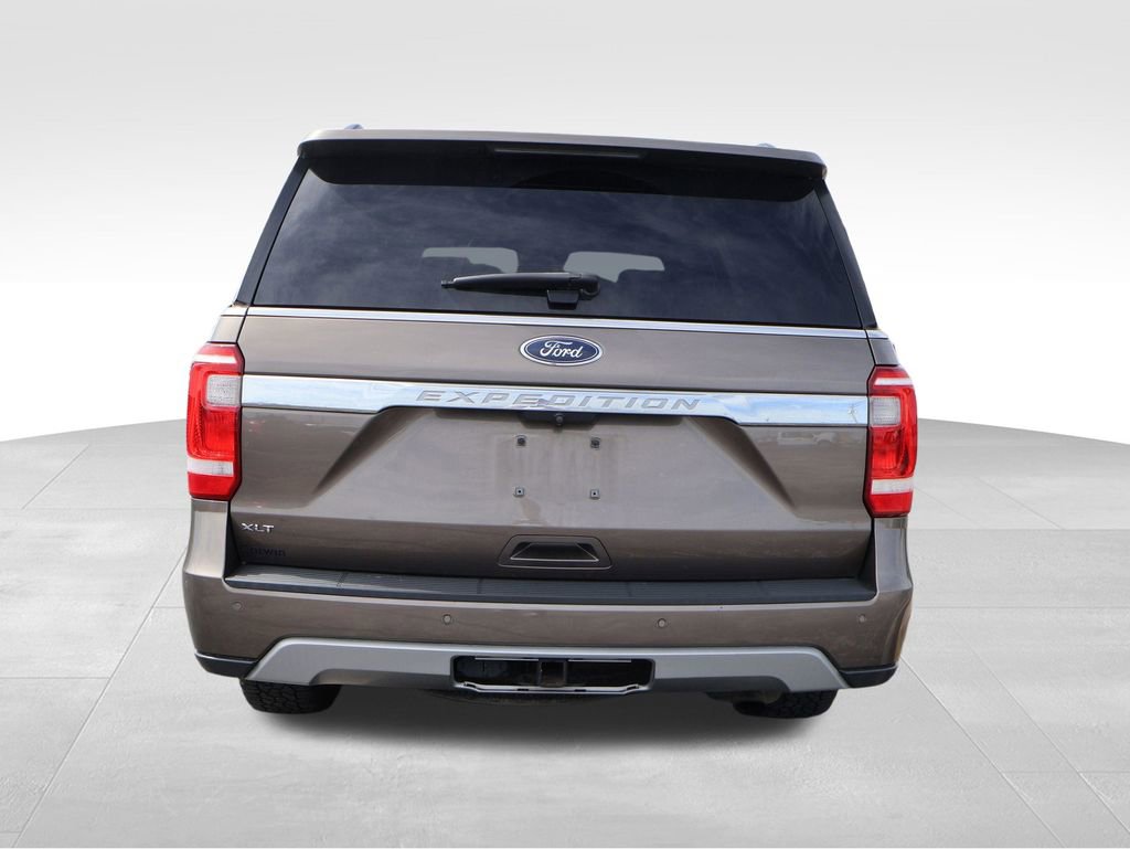 Used 2019 Ford Expedition XLT w/ Equipment Group 202A AWD/4WD image 13
