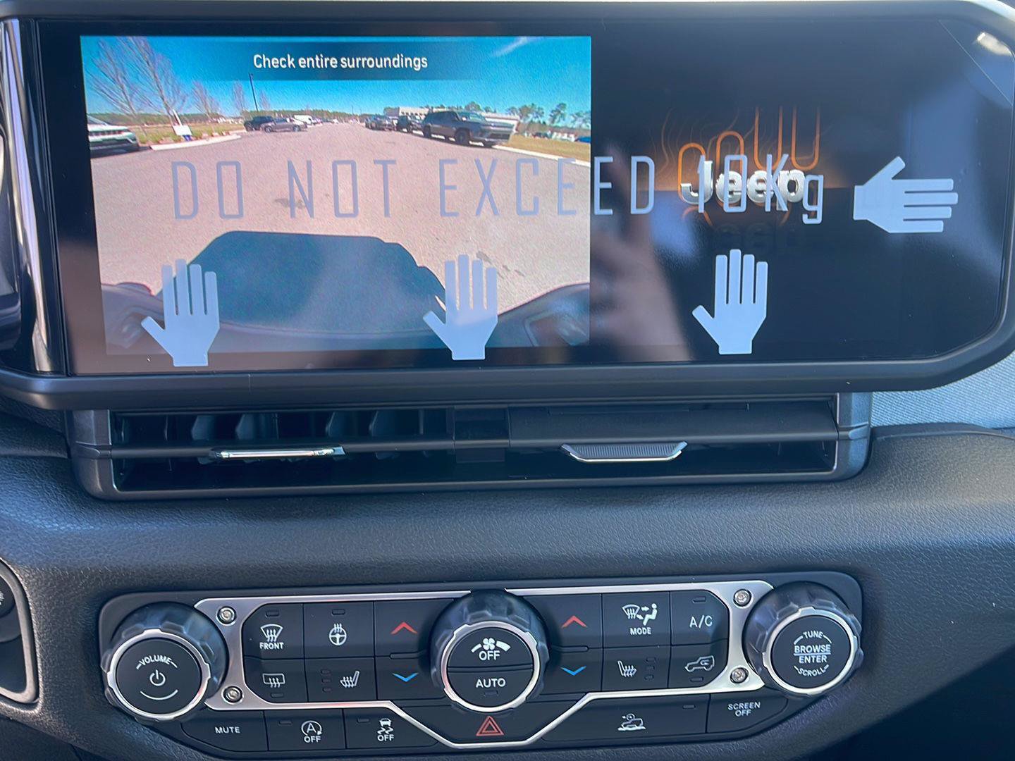 New 2026 Jeep Gladiator Sport AWD/4WD image 18