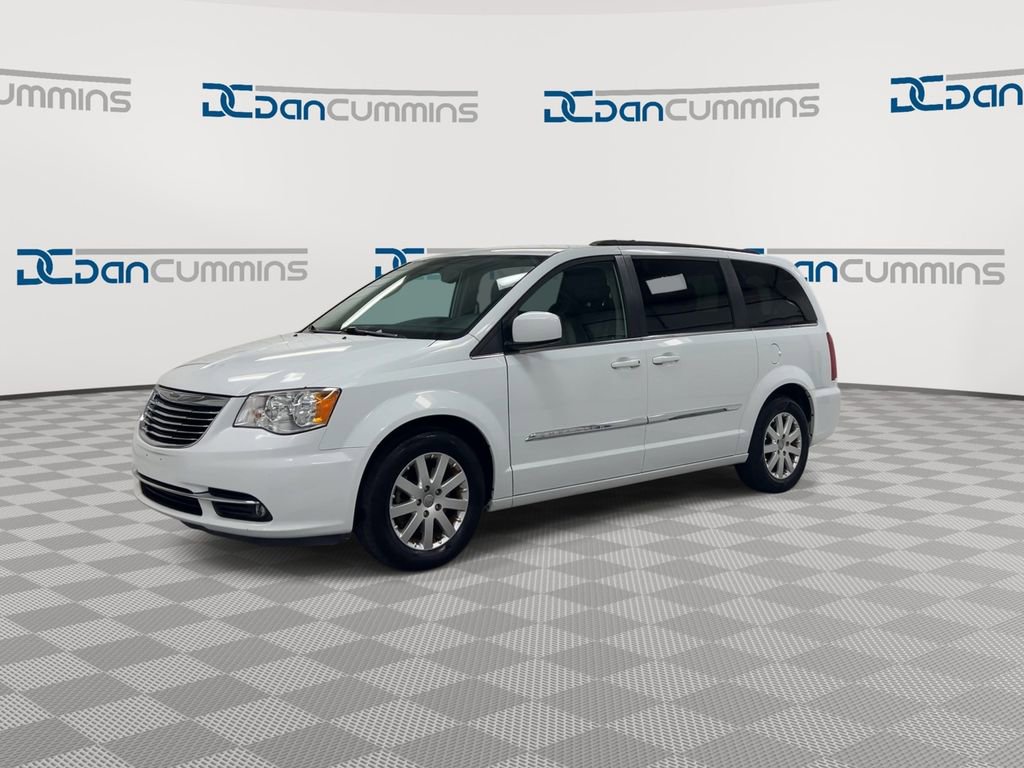 Used 2016 Chrysler Town & Country Touring FWD image 4