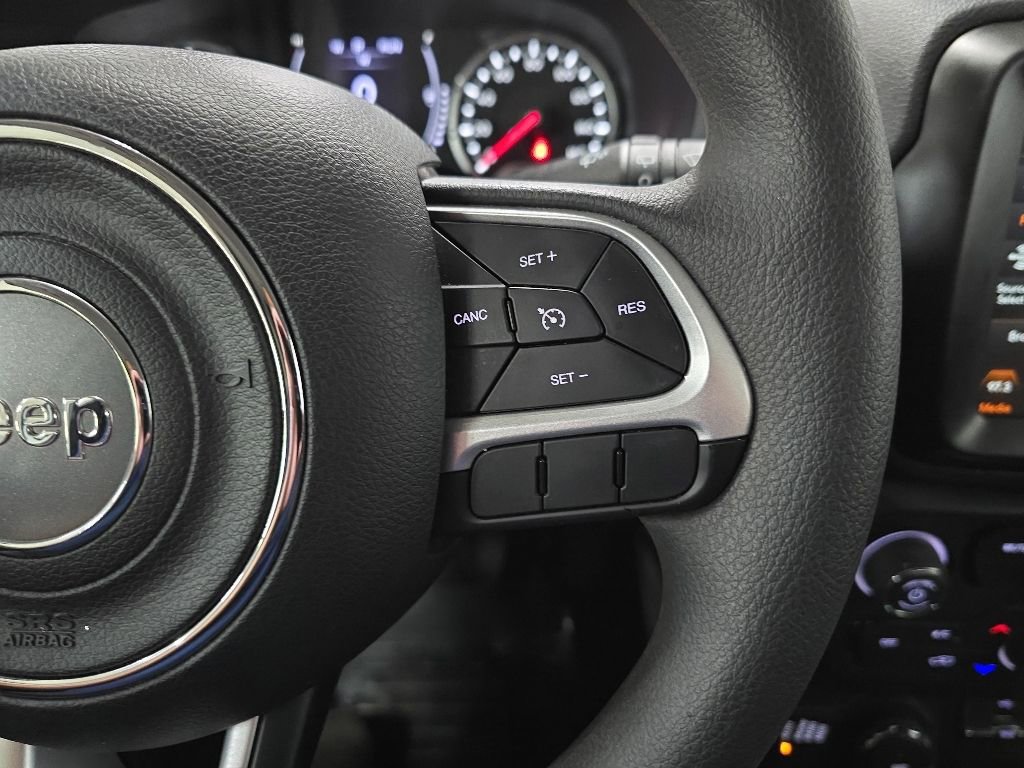 Used 2023 Jeep Renegade Latitude AWD/4WD image 20