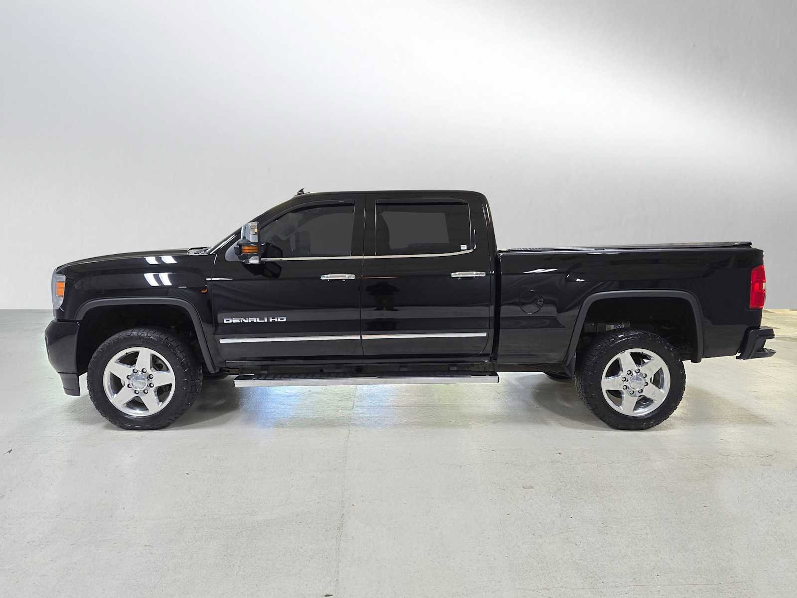 Used 2015 GMC Sierra 3500 Denali w/ Duramax Plus Package image 6