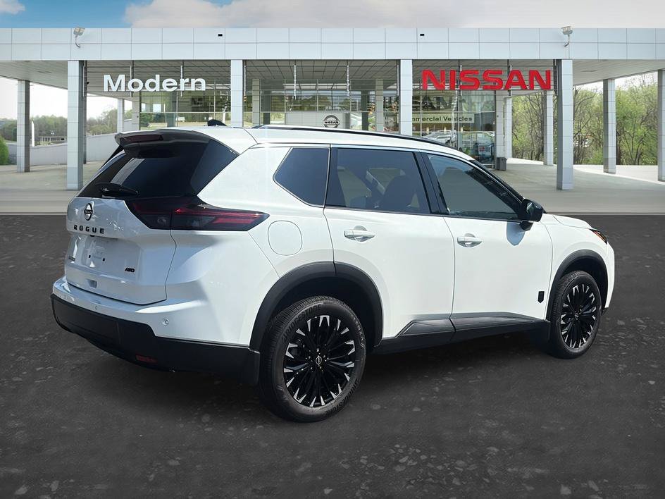 Certified 2026 Nissan Rogue Dark Armor AWD/4WD image 5