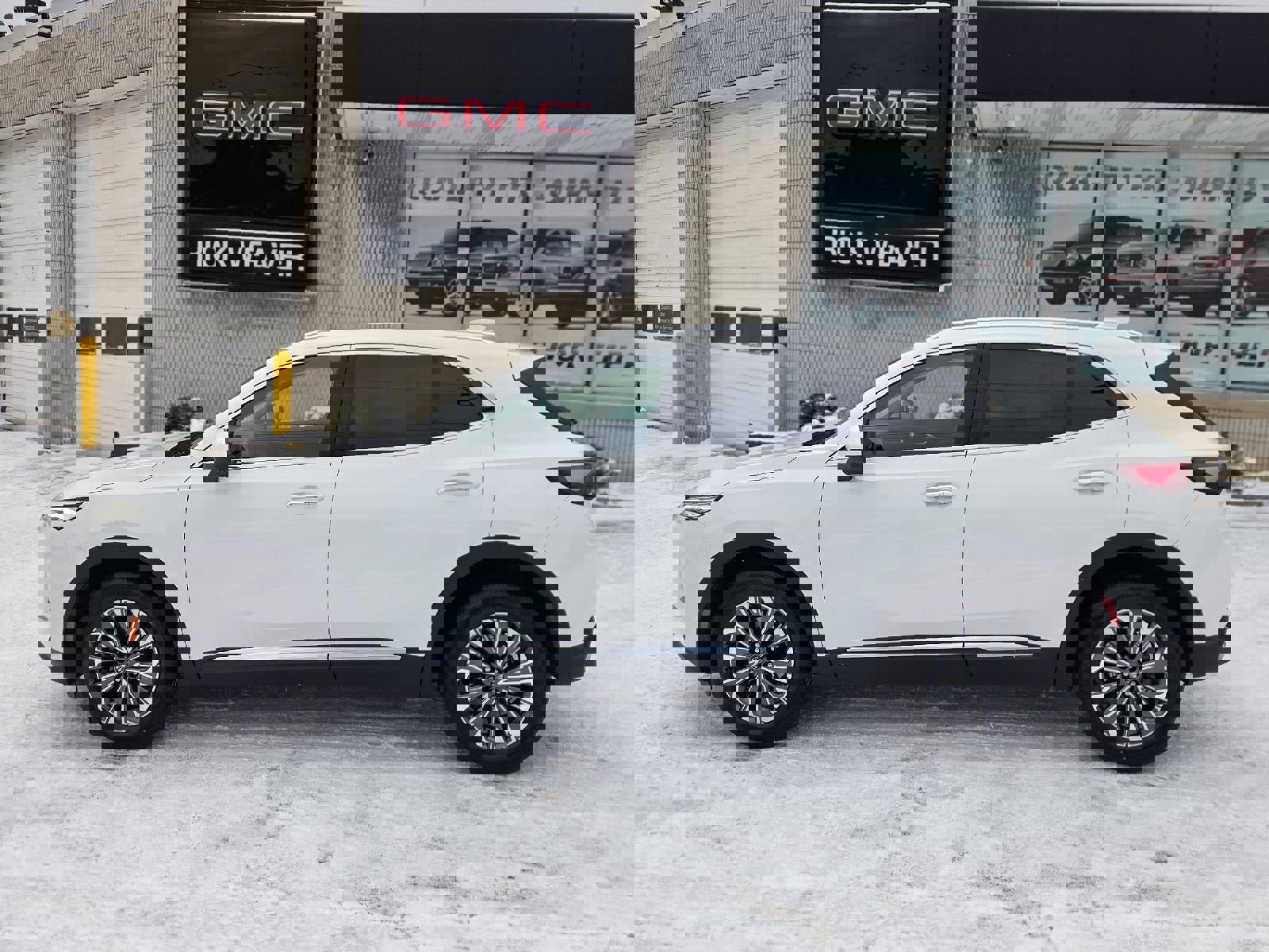 Certified 2025 Buick Envision Preferred image 4