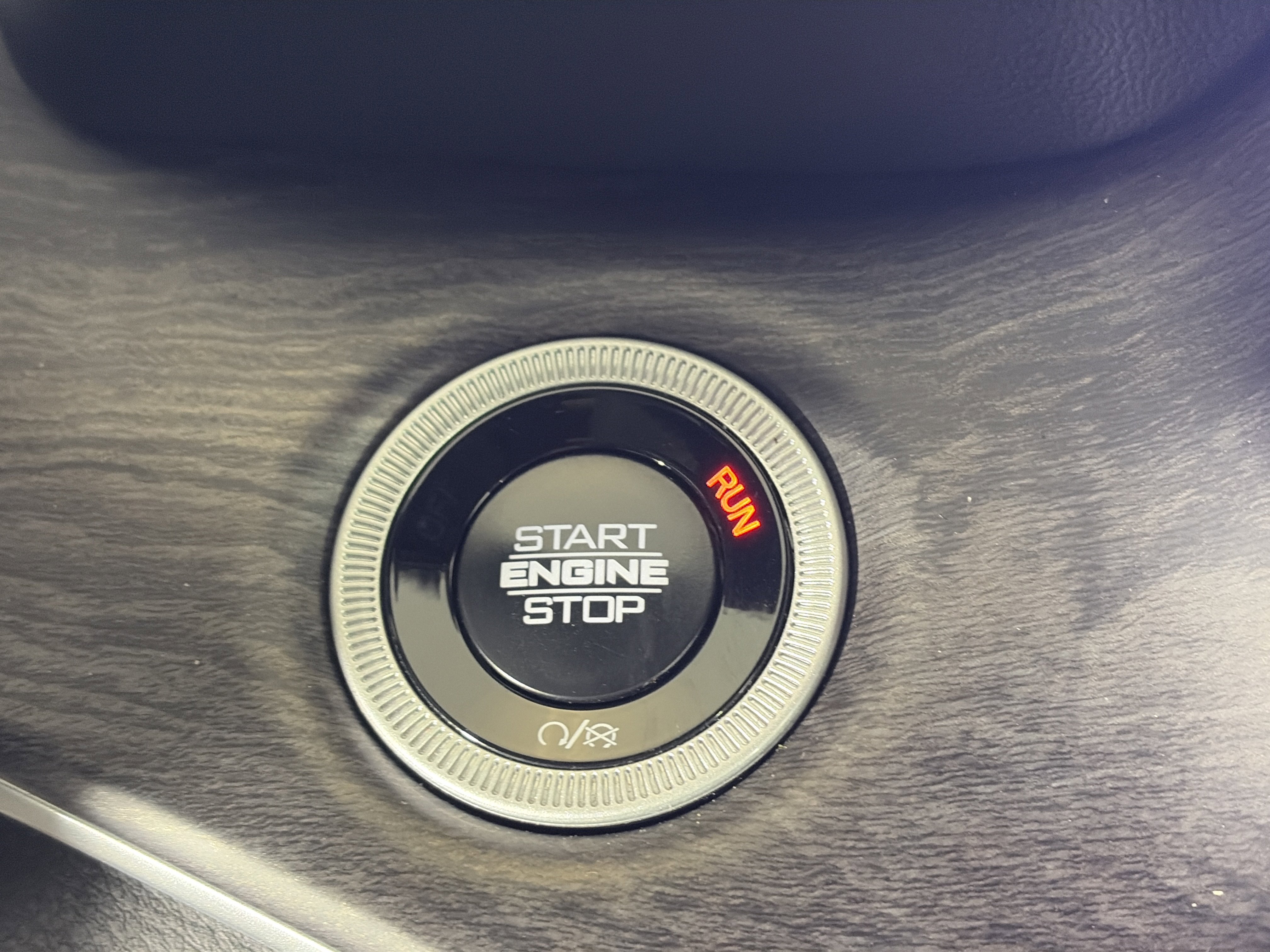 Used 2025 Jeep Grand Cherokee L Limited w/ Black Appearance Package image 30