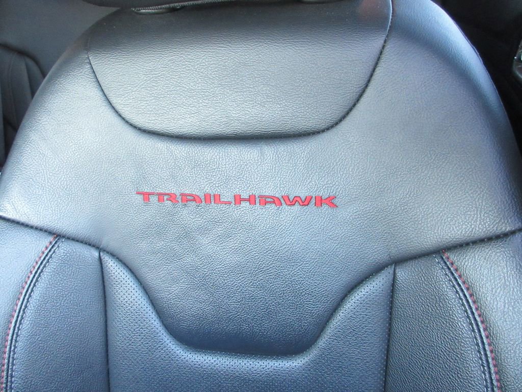 Used 2022 Jeep Compass Trailhawk w/ Trailhawk Elite Group image 21