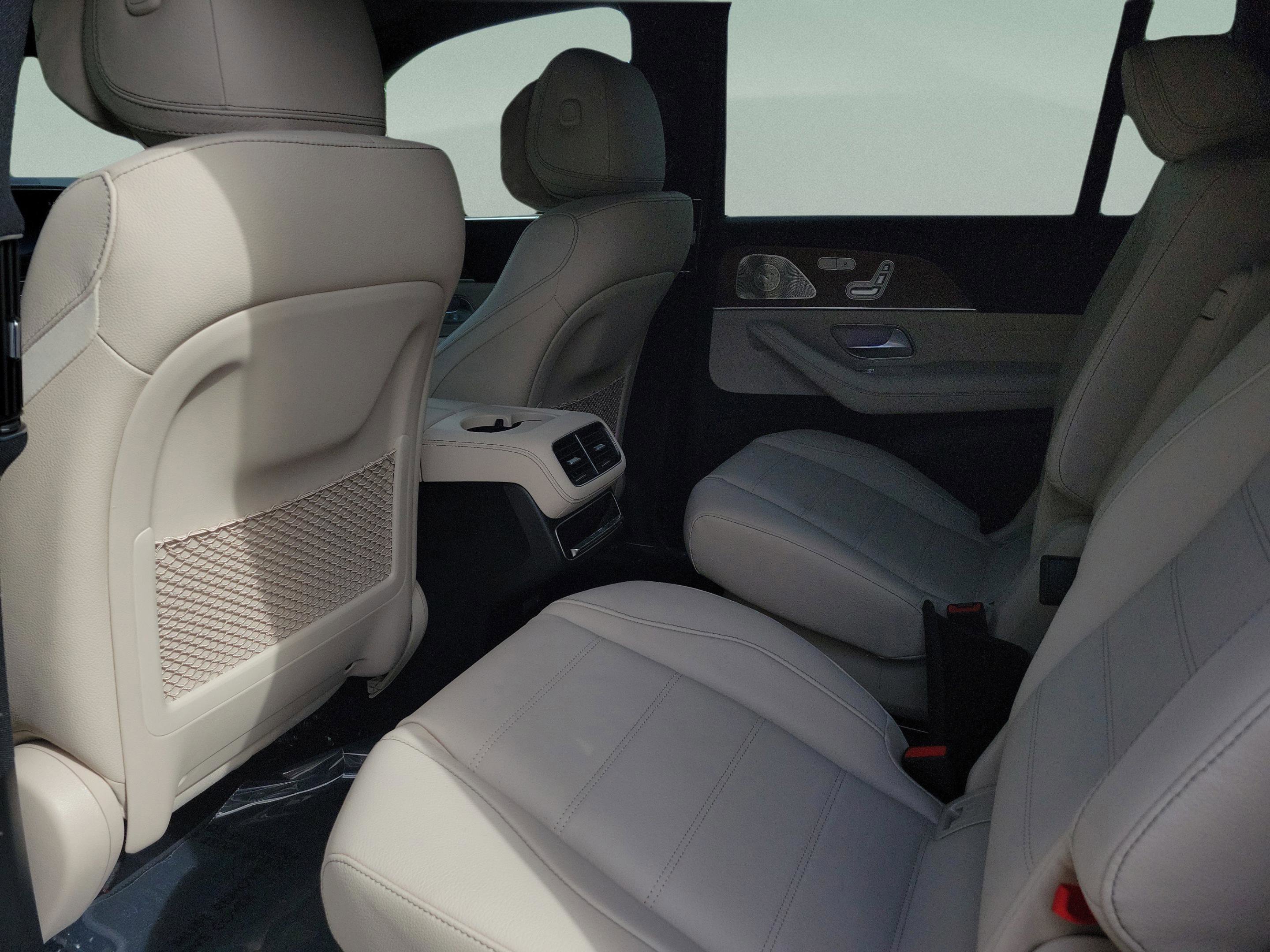 New 2026 Mercedes-Benz GLS 580 4MATIC image 10