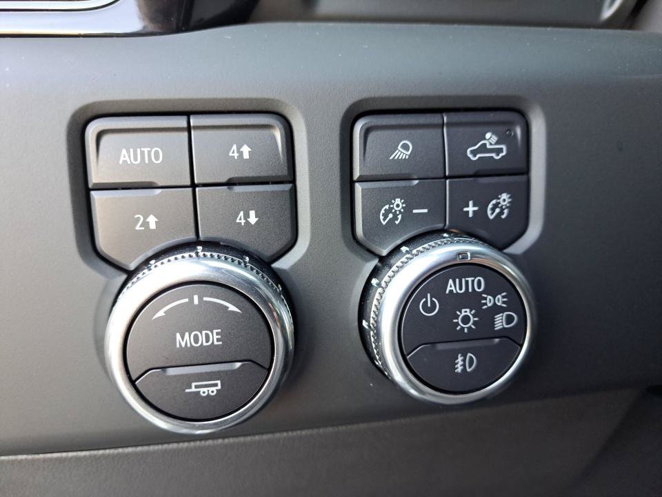 Used 2024 GMC Sierra 1500 AT4 w/ Technology Package AWD/4WD image 34
