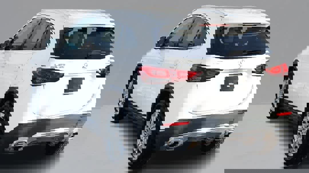 Certified 2023 Mercedes-Benz GLA 250 4MATIC w/ Premium Package image 7