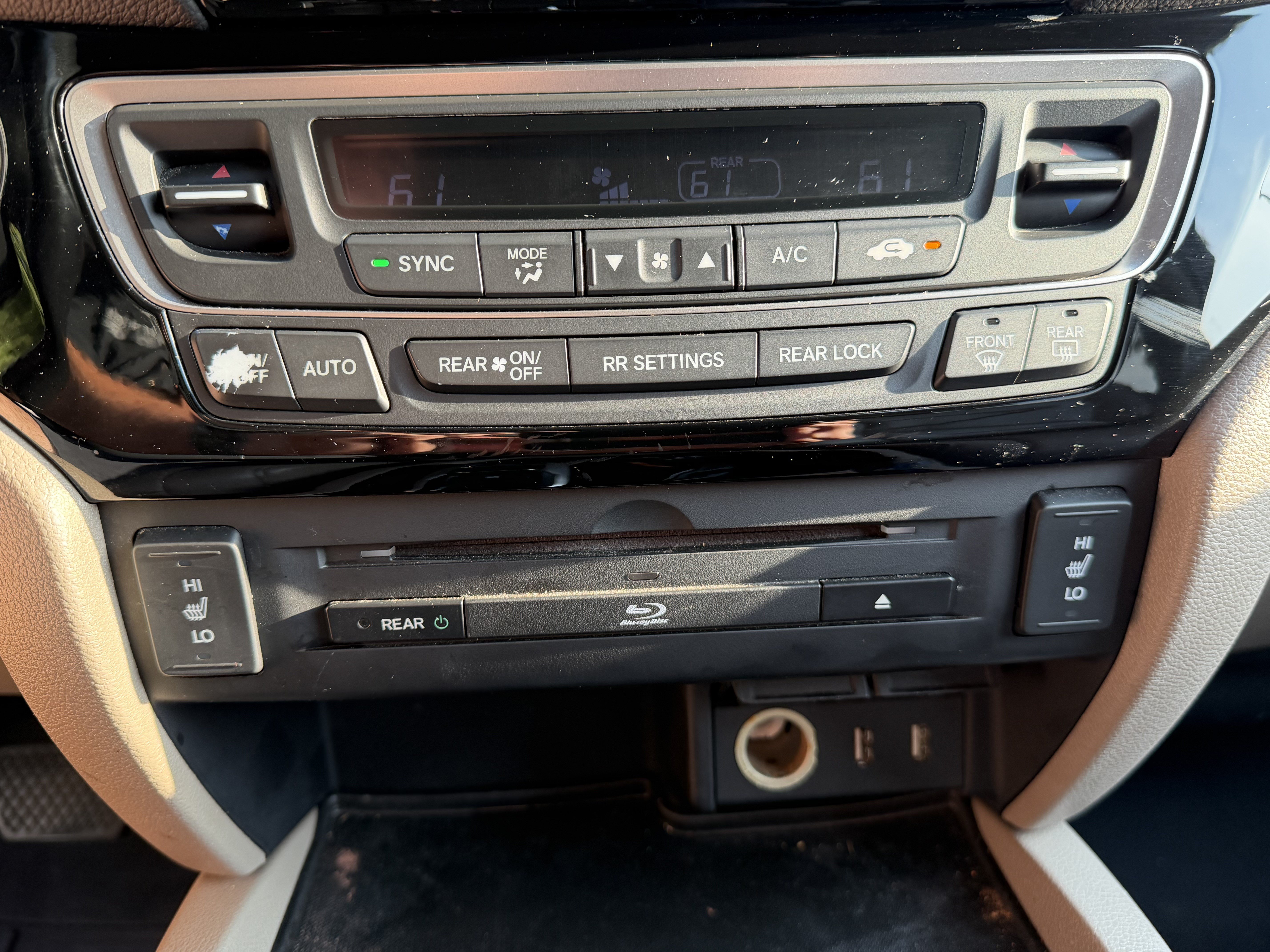 Used 2016 Honda Pilot Touring image 26