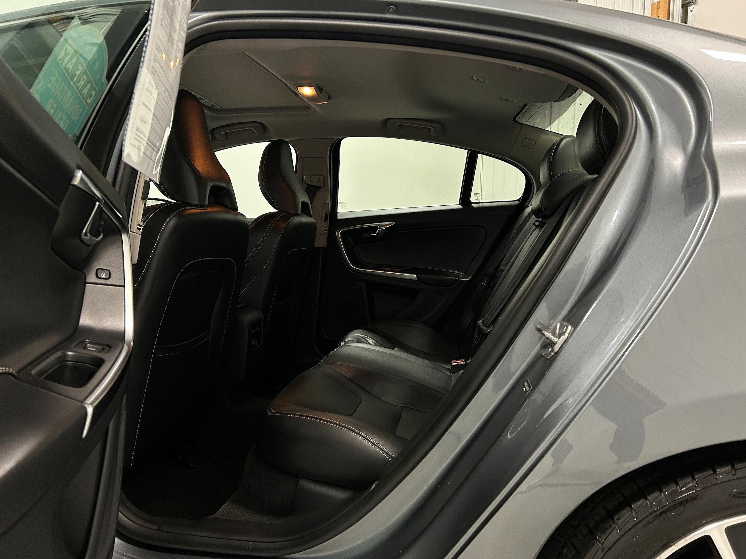Used 2018 Volvo S60 T5 Dynamic w/ Vision Package image 27