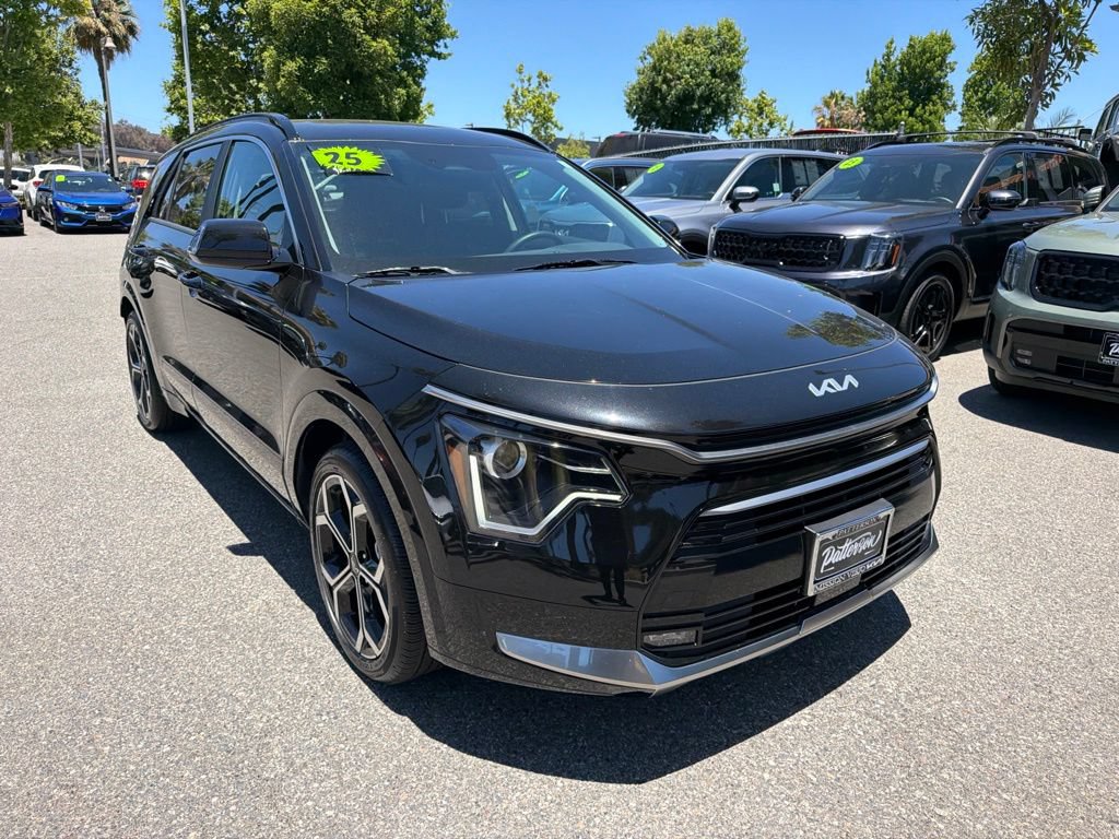 Certified 2025 Kia Niro EX Touring FWD image 10