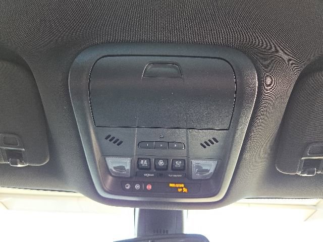 Used 2024 Buick Enclave Essence w/ Experience Buick Package AWD/4WD image 13