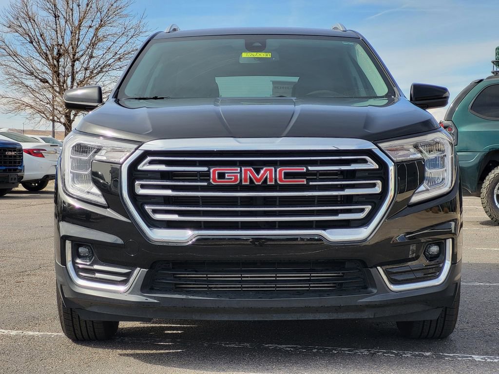 Used 2022 GMC Terrain SLT image 3