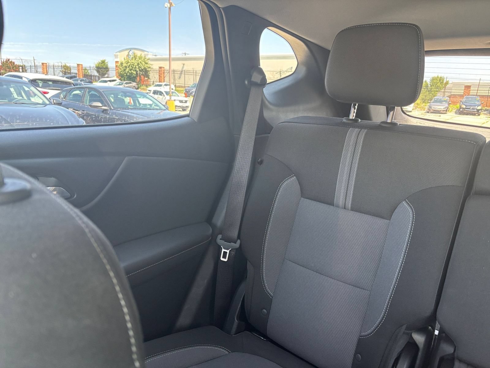 Used 2025 Chevrolet Blazer LT FWD image 33