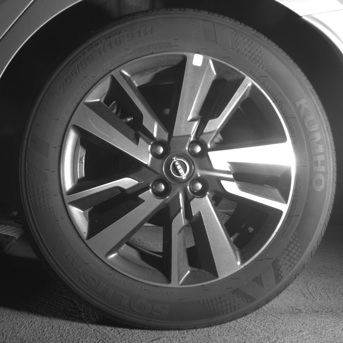 Used 2025 Nissan Versa SV image 14