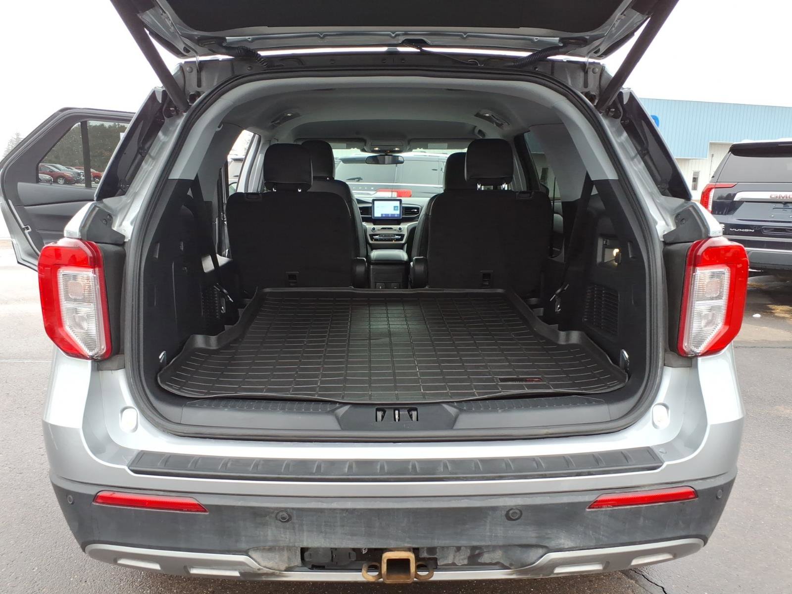 Used 2023 Ford Explorer XLT w/ Equipment Group 202A image 15