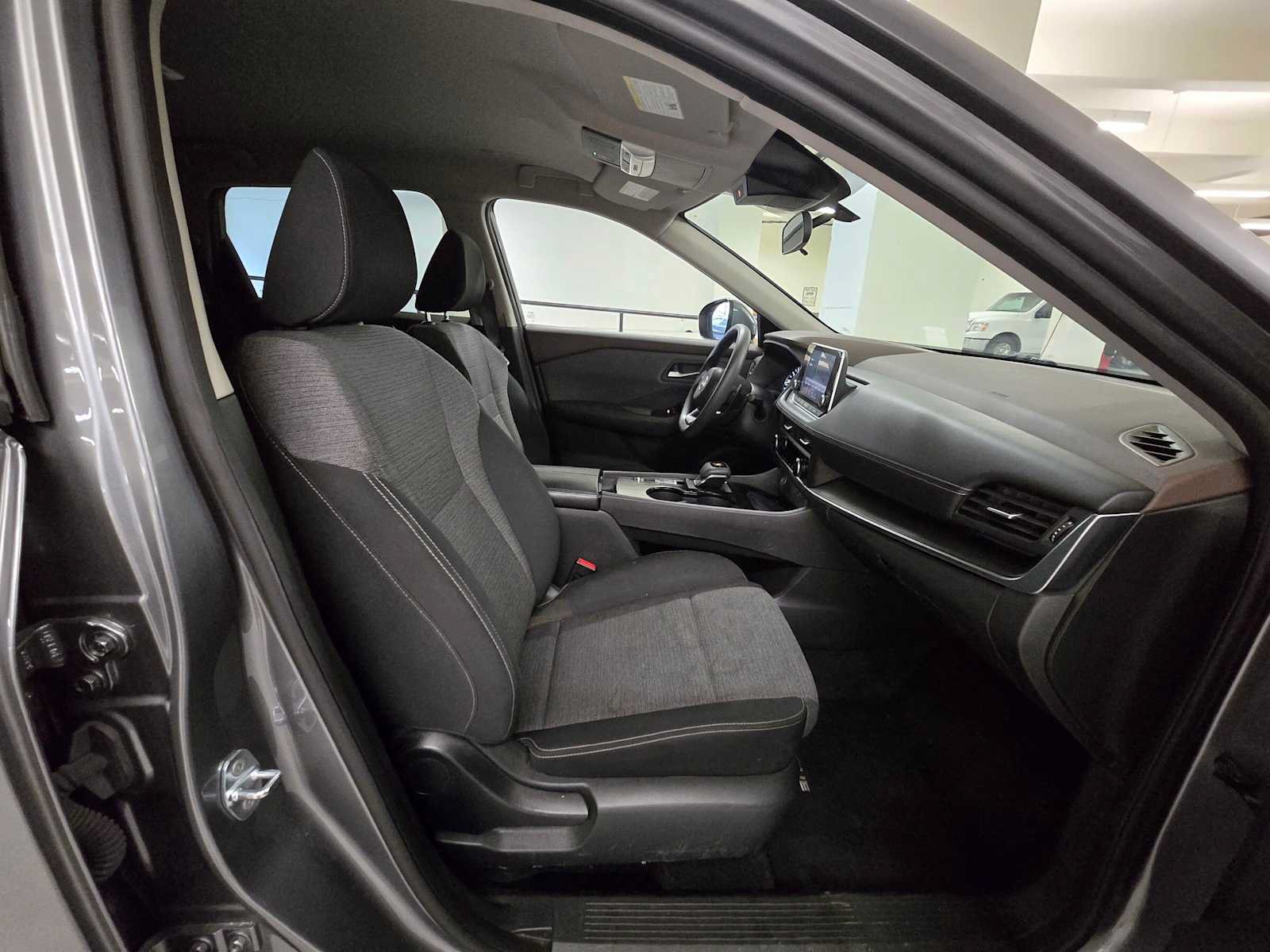 Used 2023 Nissan Rogue SV FWD image 11