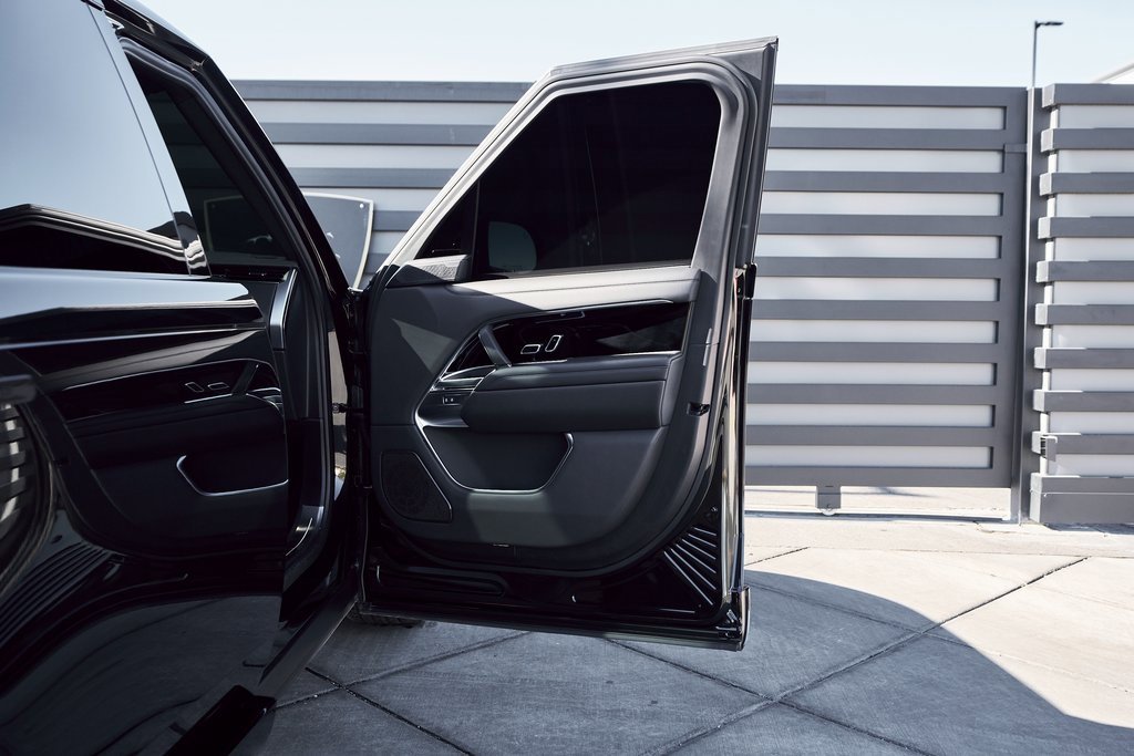 Used 2025 Land Rover Range Rover Long Wheelbase Autobiography image 20