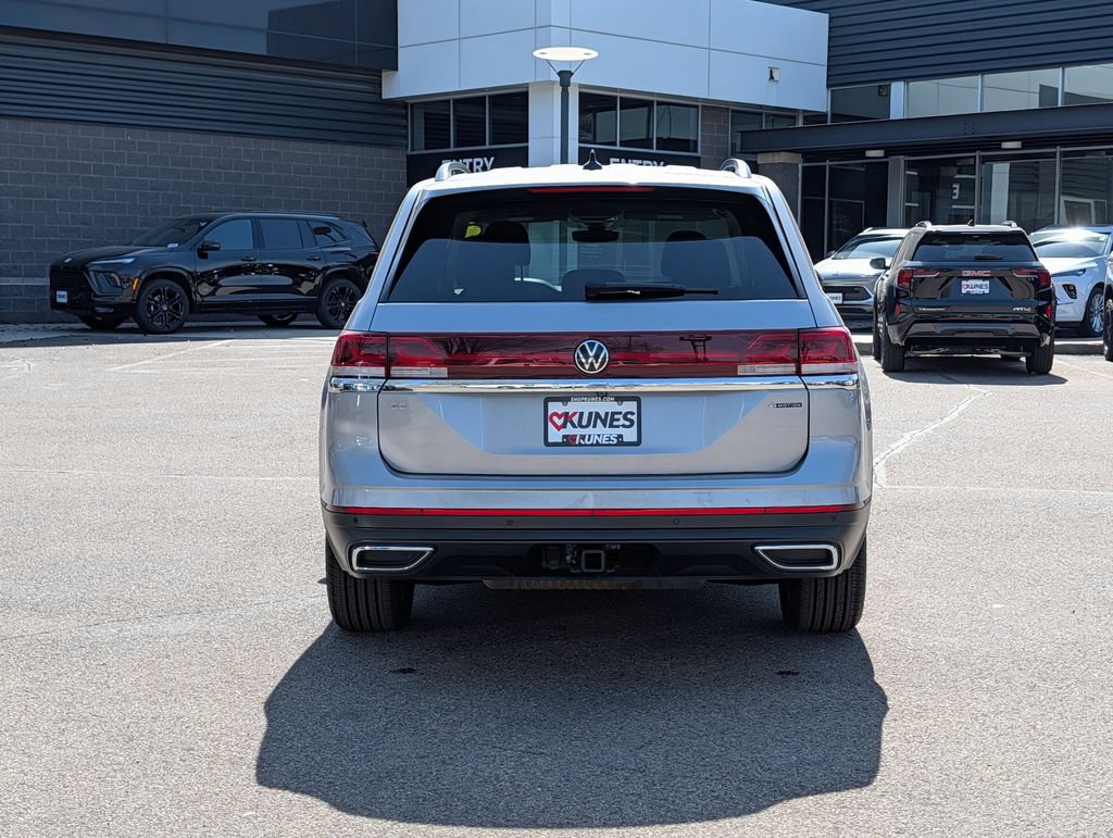Used 2025 Volkswagen Atlas SE AWD/4WD image 8