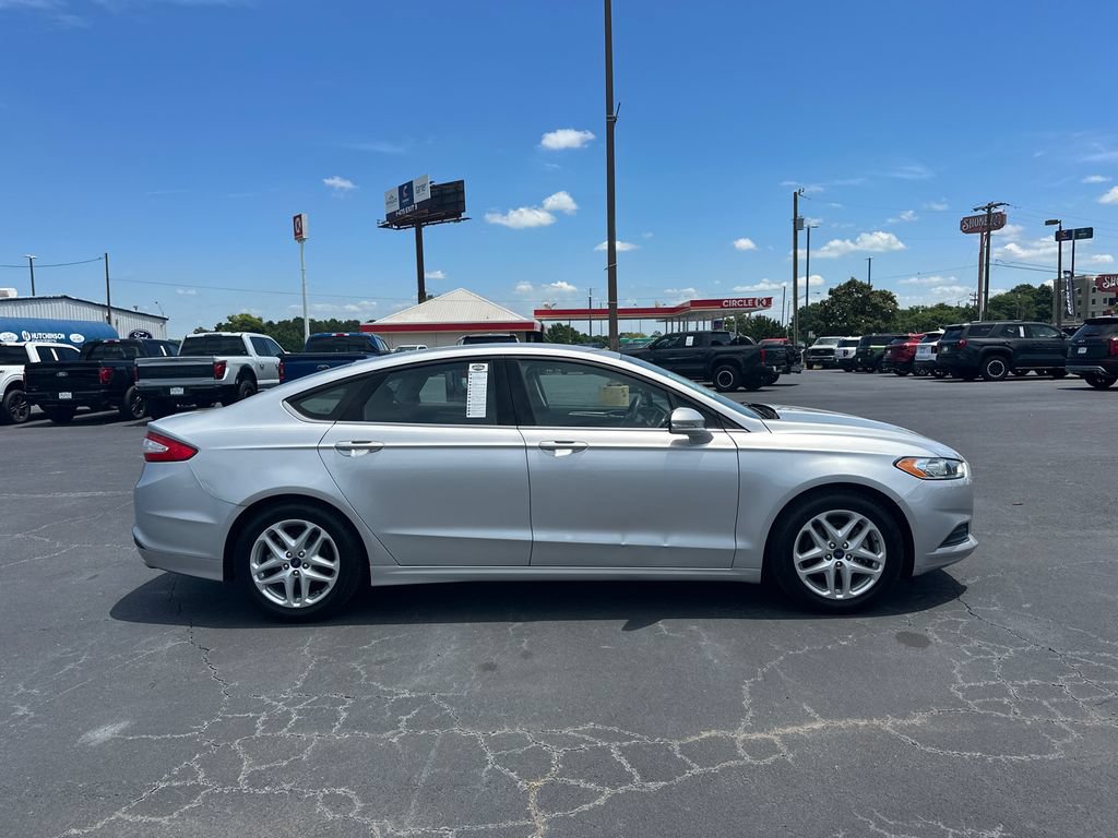 Used 2015 Ford Fusion SE FWD image 8