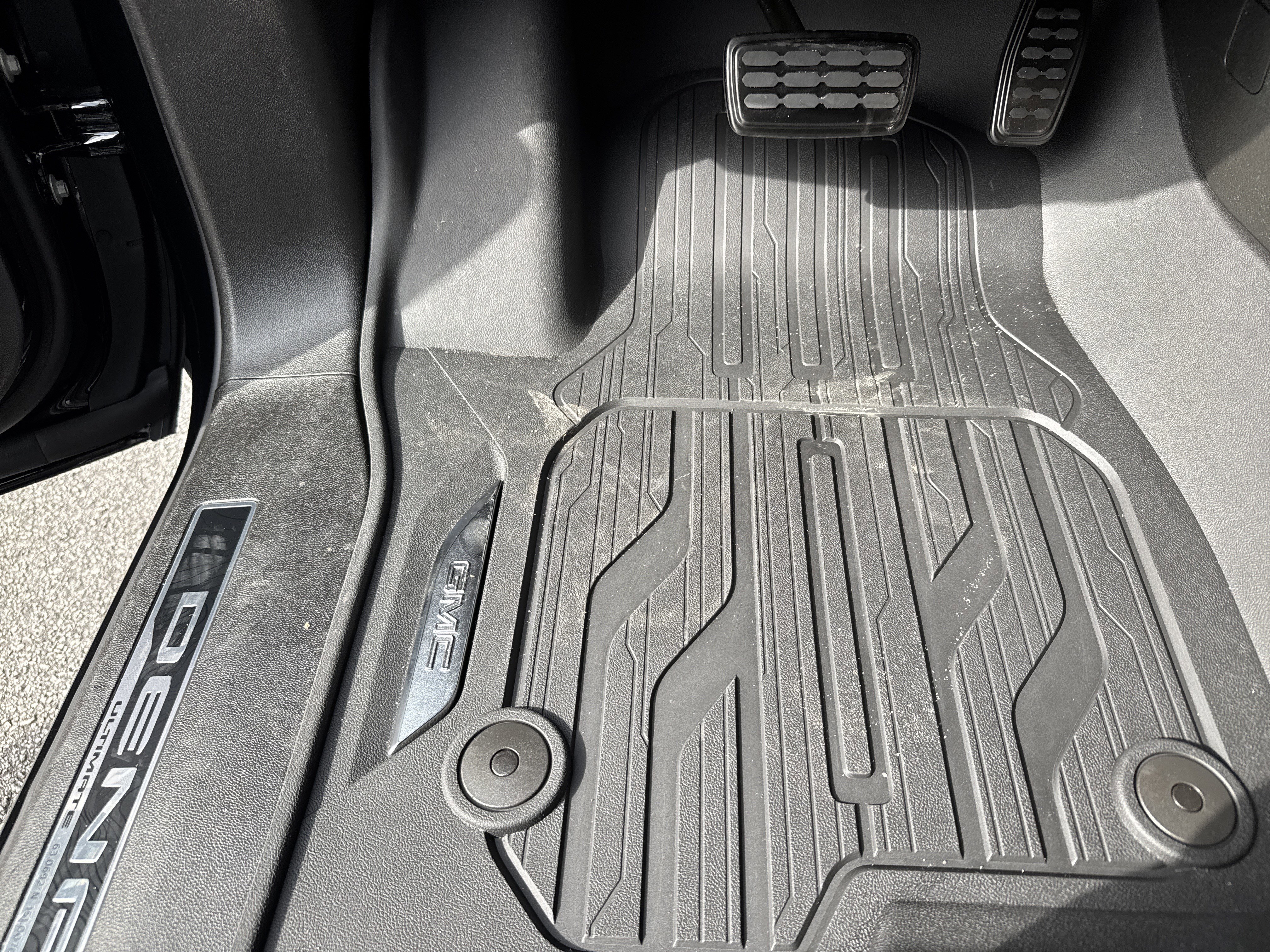 Used 2026 GMC Yukon Denali Ultimate w/ LPO, Floor Liner Package image 17