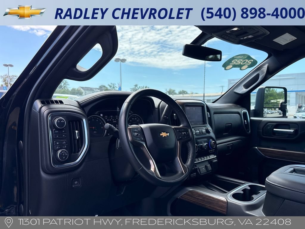 Certified 2022 Chevrolet Silverado 3500 High Country AWD/4WD image 4