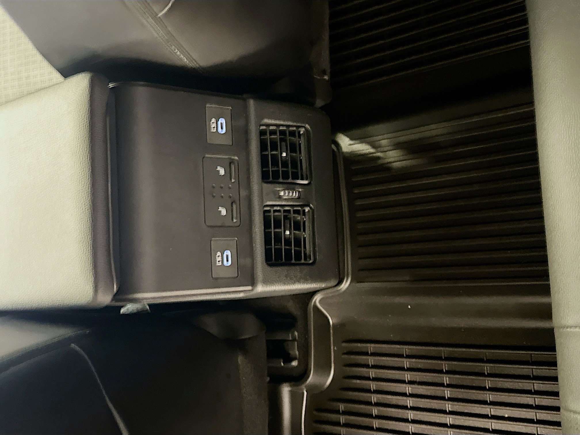 Used 2023 Subaru Solterra AWD image 27