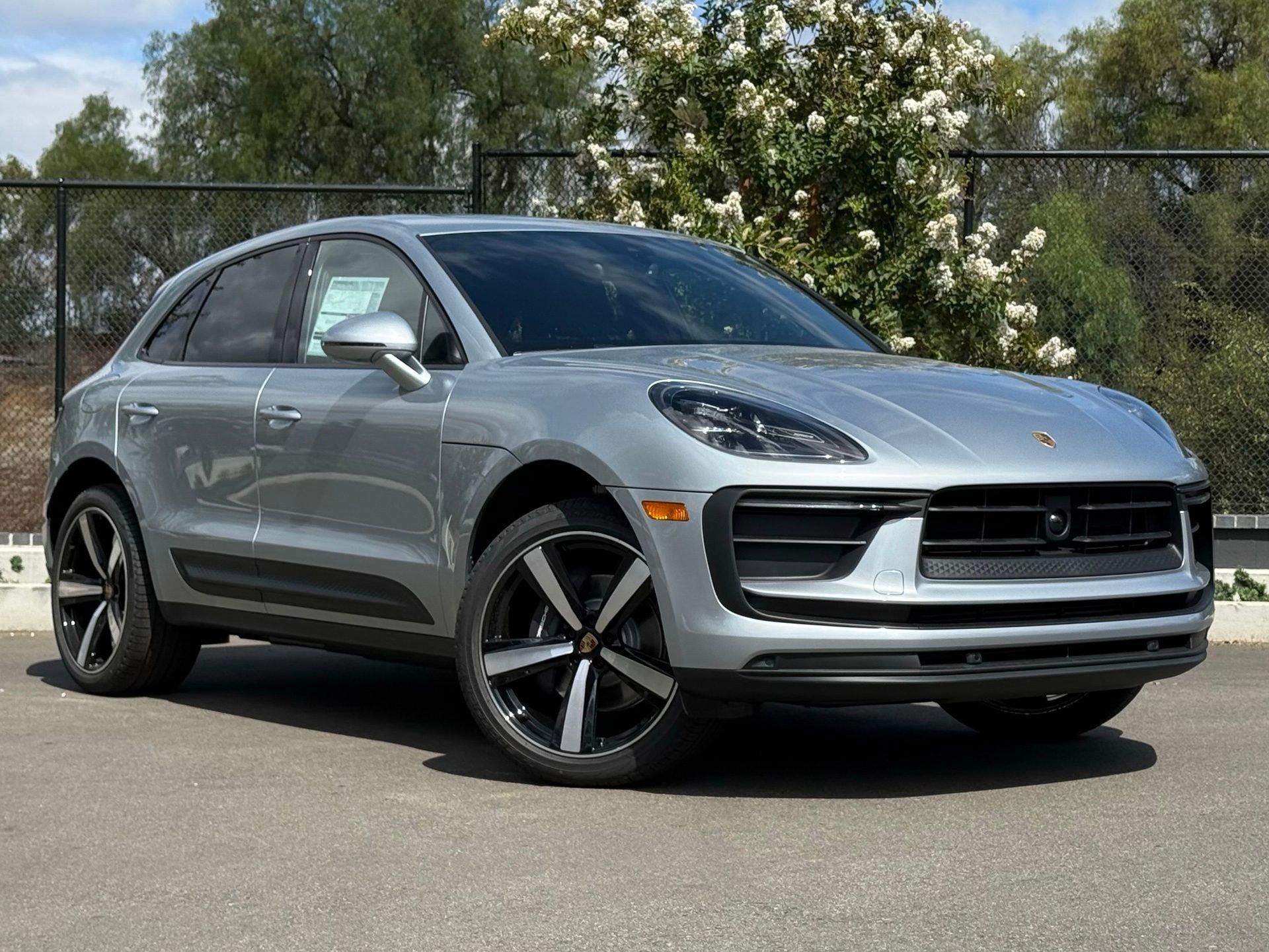 Used 2026 Porsche Macan image 9