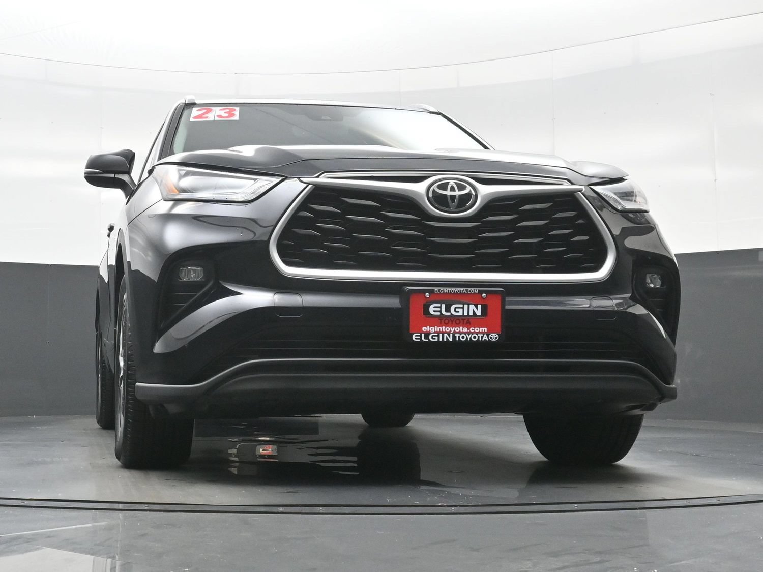 Used 2023 Toyota Highlander XLE AWD/4WD image 28