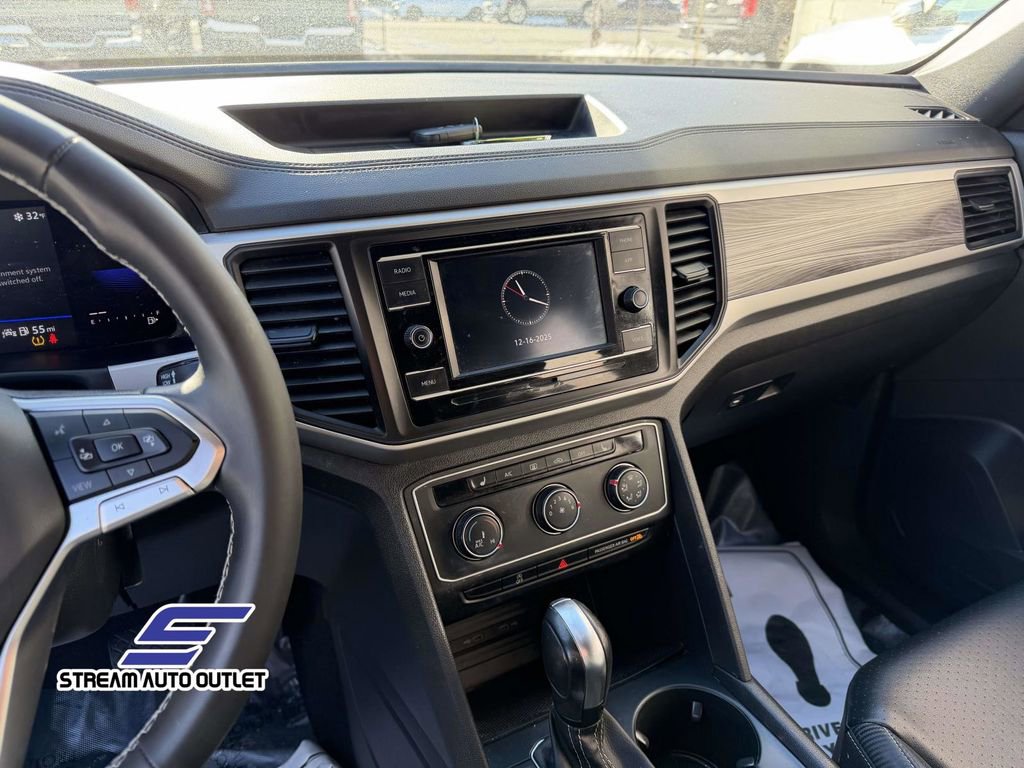 Used 2022 Volkswagen Atlas Cross Sport SE image 33