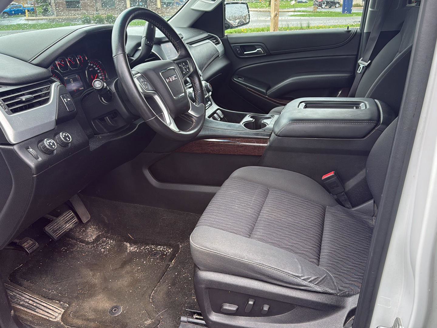 Used 2015 GMC Yukon SLE image 12