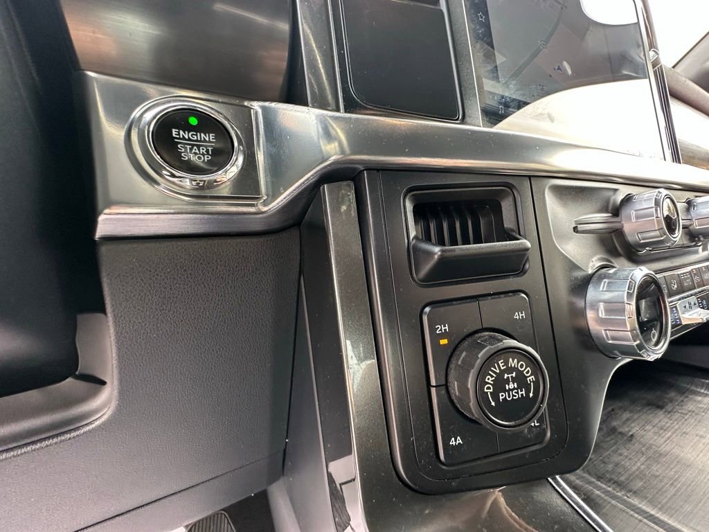 Used 2021 Ford F150 Lariat w/ Equipment Group 502A High image 30