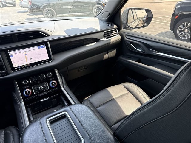Certified 2021 GMC Yukon Denali w/ Denali Premium Package AWD/4WD image 11