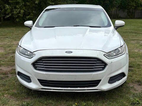 Used 2015 Ford Fusion S image 10