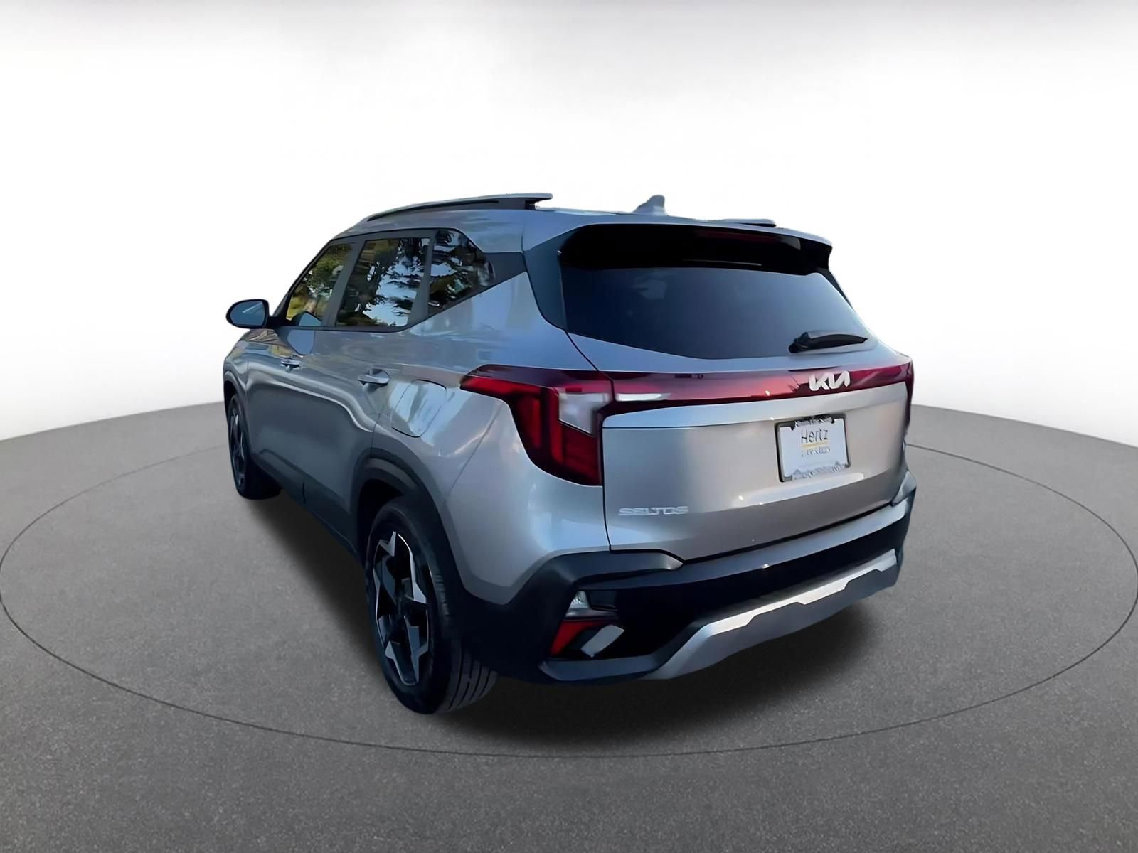 Used 2025 Kia Seltos S image 11