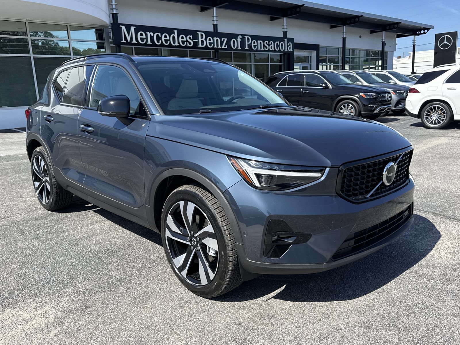 New 2026 Volvo XC40 B5 Ultra w/ Climate Package AWD/4WD image 7